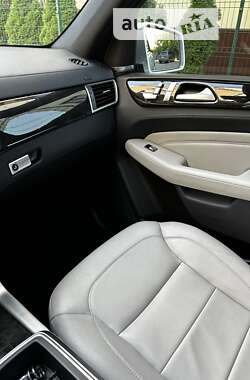 Позашляховик / Кросовер Mercedes-Benz M-Class 2015 в 