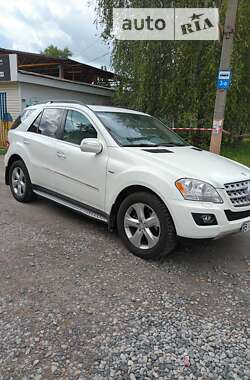 Внедорожник / Кроссовер Mercedes-Benz M-Class 2010 в Кременчуге