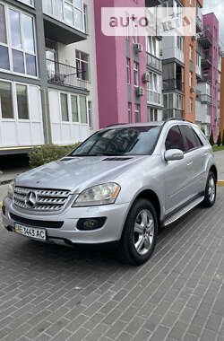 Внедорожник / Кроссовер Mercedes-Benz M-Class 2005 в 