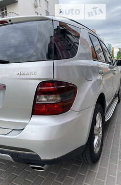 Внедорожник / Кроссовер Mercedes-Benz M-Class 2005 в 