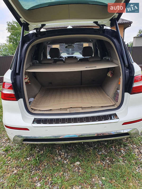 Позашляховик / Кросовер Mercedes-Benz M-Class 2012 в Сторожинці