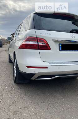 Позашляховик / Кросовер Mercedes-Benz M-Class 2012 в Чернівцях