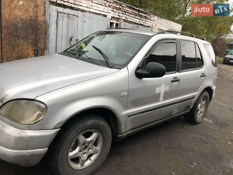 Внедорожник / Кроссовер Mercedes-Benz M-Class 1999 в Запорожье