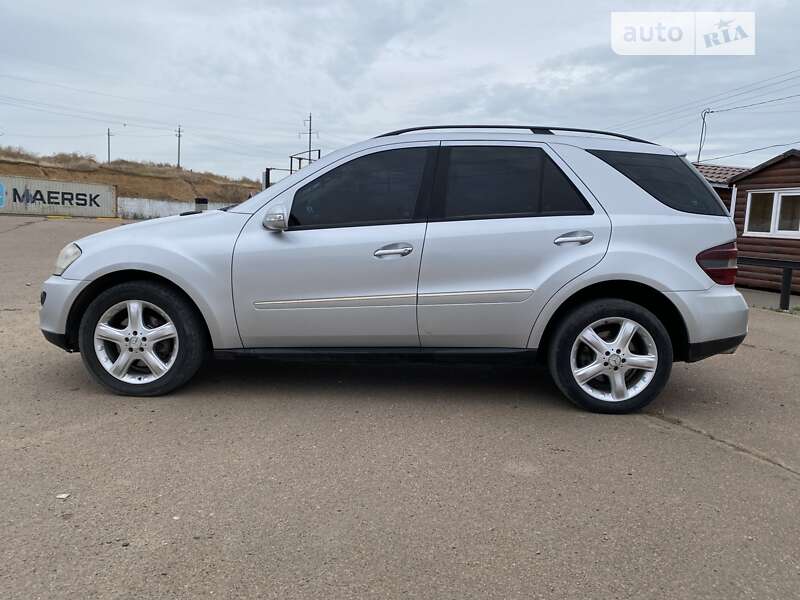 Внедорожник / Кроссовер Mercedes-Benz M-Class 2005 в Одессе фото 5 Внедорожник / Кроссовер Mercedes-Benz M-Class 2005 в Одессе