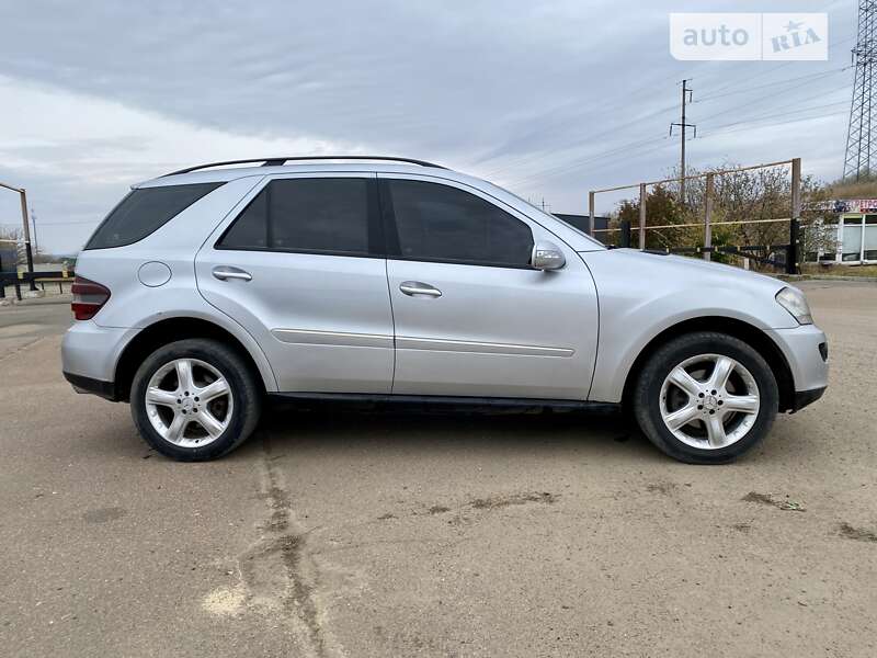 Внедорожник / Кроссовер Mercedes-Benz M-Class 2005 в Одессе фото 8 Внедорожник / Кроссовер Mercedes-Benz M-Class 2005 в Одессе