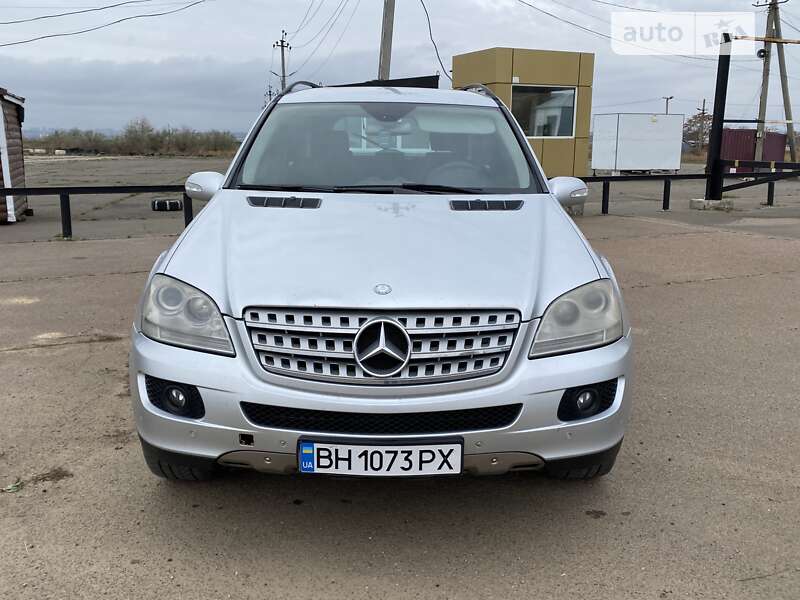 Позашляховик / Кросовер Mercedes-Benz M-Class 2005 в Одесі