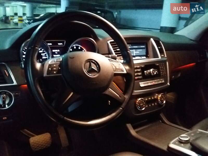 Внедорожник / Кроссовер Mercedes-Benz M-Class 2012 в Киеве