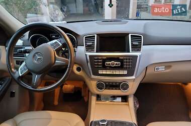 Внедорожник / Кроссовер Mercedes-Benz M-Class 2011 в Черновцах