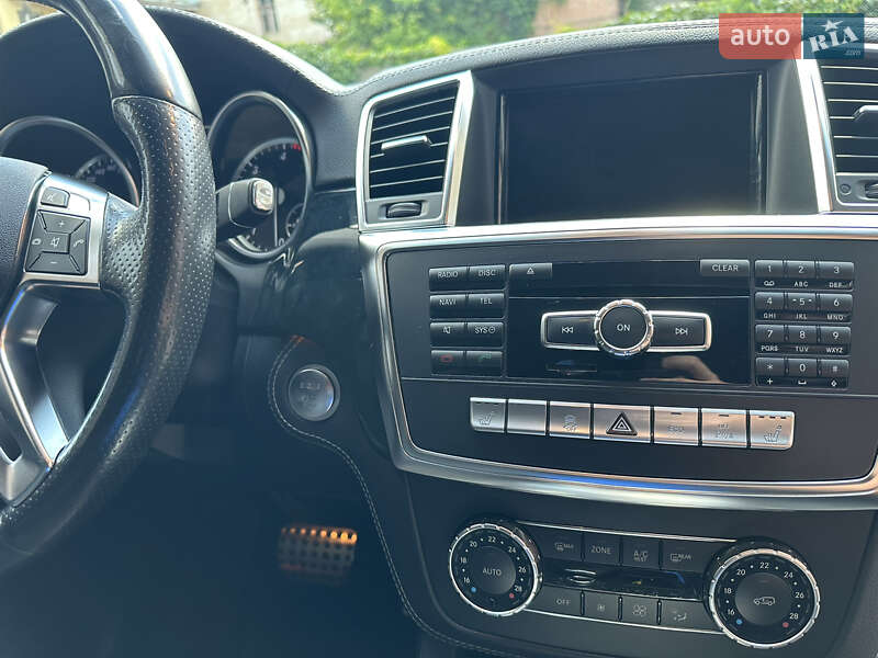 Позашляховик / Кросовер Mercedes-Benz M-Class 2014 в Харкові