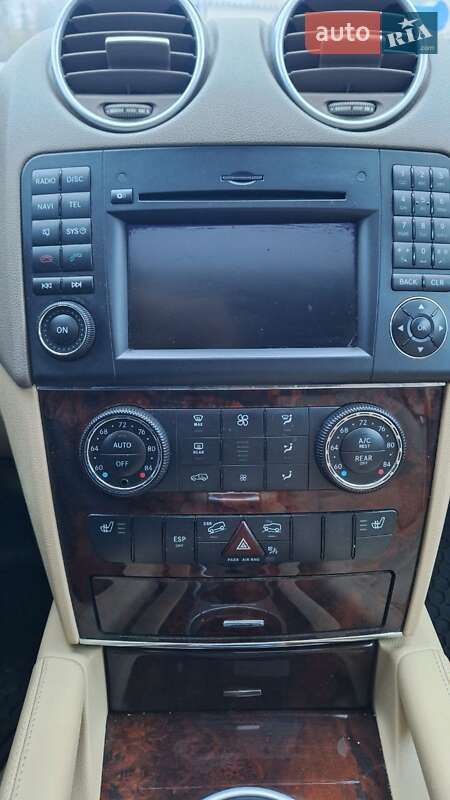 Внедорожник / Кроссовер Mercedes-Benz M-Class 2010 в Черновцах