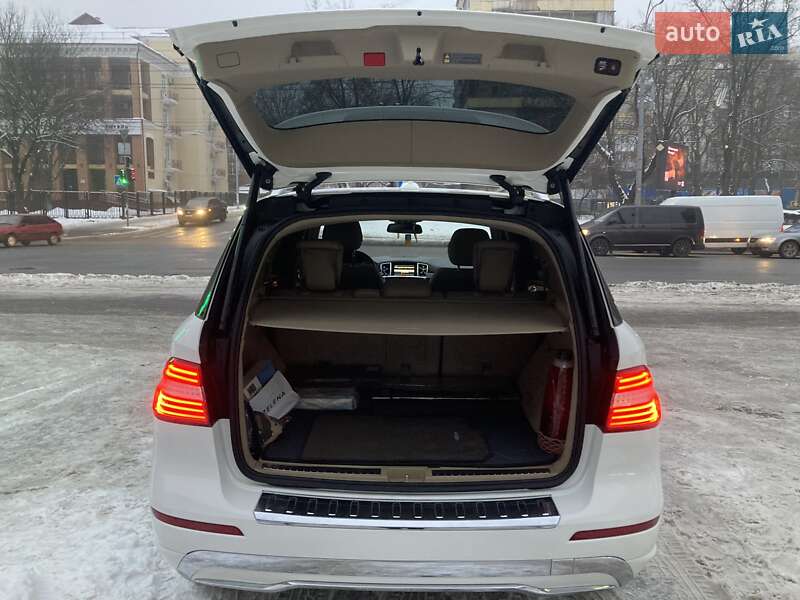 Внедорожник / Кроссовер Mercedes-Benz M-Class 2015 в Киеве