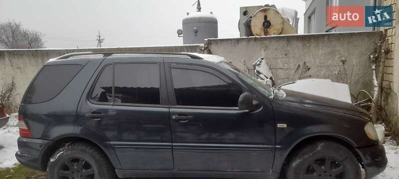 Внедорожник / Кроссовер Mercedes-Benz M-Class 2000 в Черновцах