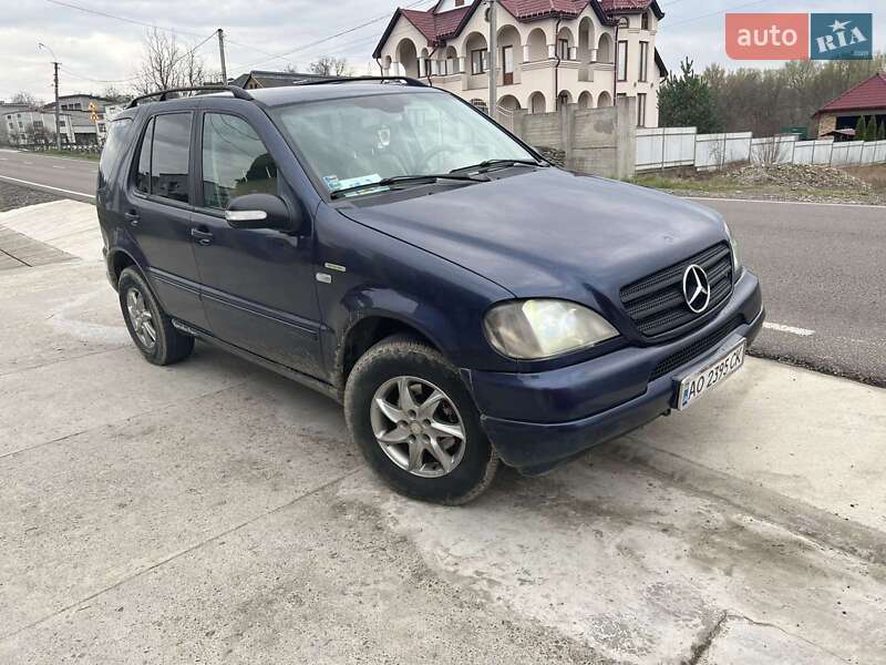 Внедорожник / Кроссовер Mercedes-Benz M-Class 2001 в Тячеве