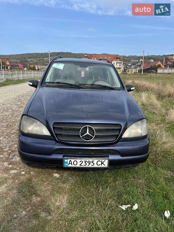 Внедорожник / Кроссовер Mercedes-Benz M-Class 2001 в Тячеве