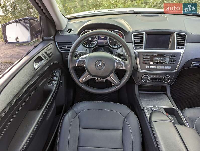 Внедорожник / Кроссовер Mercedes-Benz M-Class 2014 в Киеве