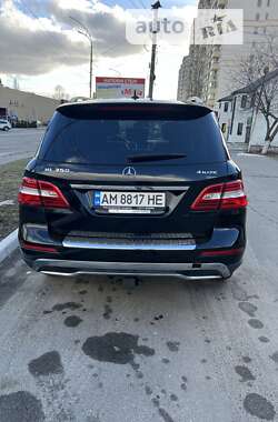 Внедорожник / Кроссовер Mercedes-Benz M-Class 2014 в Киеве