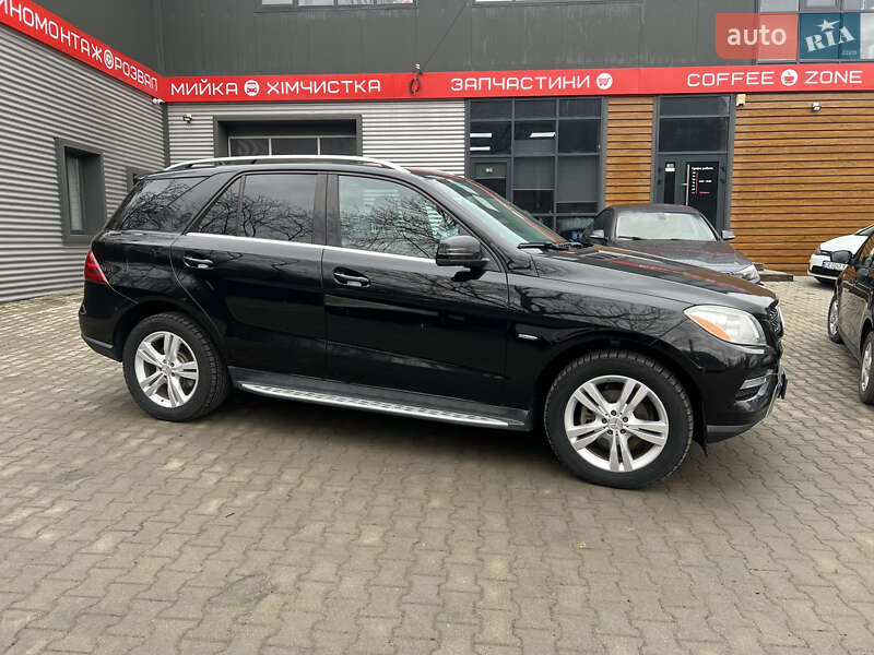 Внедорожник / Кроссовер Mercedes-Benz M-Class 2011 в Кицмани