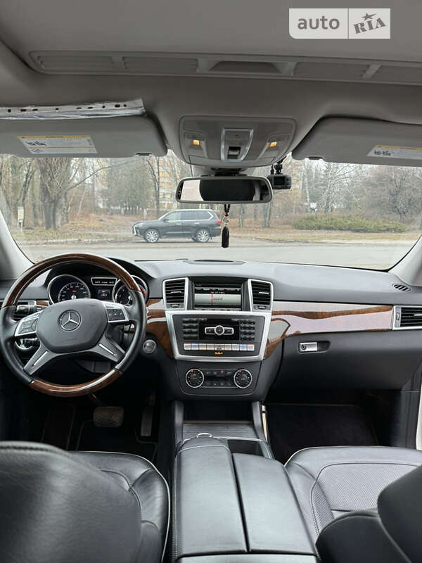 Внедорожник / Кроссовер Mercedes-Benz M-Class 2012 в Броварах