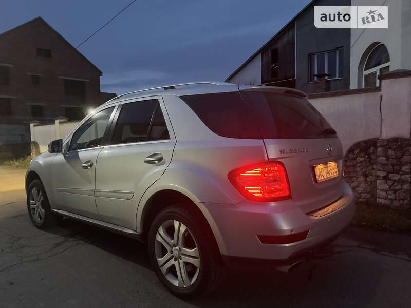 Внедорожник / Кроссовер Mercedes-Benz M-Class 2010 в Мукачево