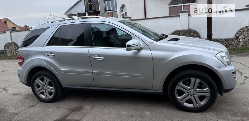 Внедорожник / Кроссовер Mercedes-Benz M-Class 2010 в Мукачево