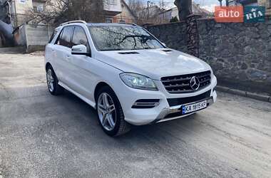 Внедорожник / Кроссовер Mercedes-Benz M-Class 2015 в Киеве