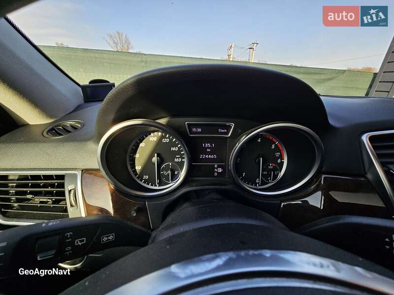 Внедорожник / Кроссовер Mercedes-Benz M-Class 2012 в Черновцах