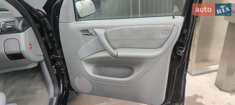 Внедорожник / Кроссовер Mercedes-Benz M-Class 2004 в Каменец-Подольском