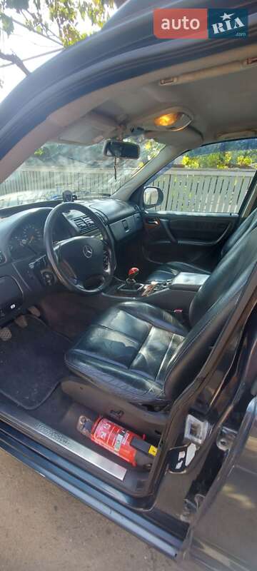 Внедорожник / Кроссовер Mercedes-Benz M-Class 2000 в Болграде