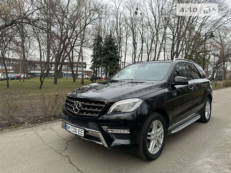 Внедорожник / Кроссовер Mercedes-Benz M-Class 2015 в Киеве