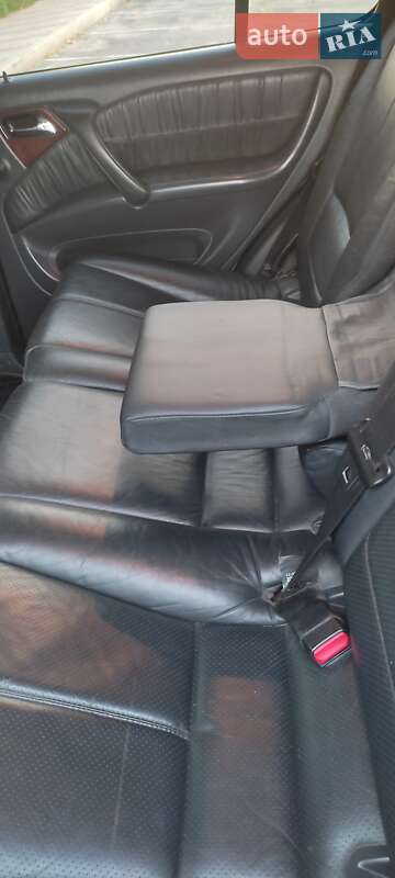 Внедорожник / Кроссовер Mercedes-Benz M-Class 2004 в Киеве