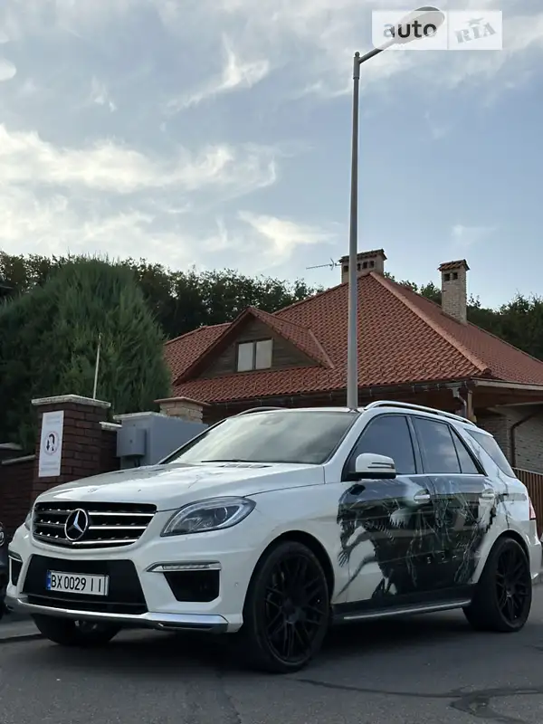 Позашляховик / Кросовер Mercedes-Benz M-Class 2013 в 