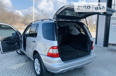 Внедорожник / Кроссовер Mercedes-Benz M-Class 2004 в 