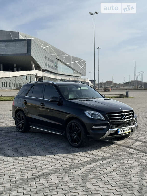 Внедорожник / Кроссовер Mercedes-Benz M-Class 2014 в Львове