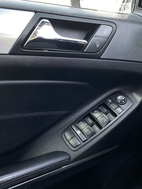 Внедорожник / Кроссовер Mercedes-Benz M-Class 2009 в Виноградове