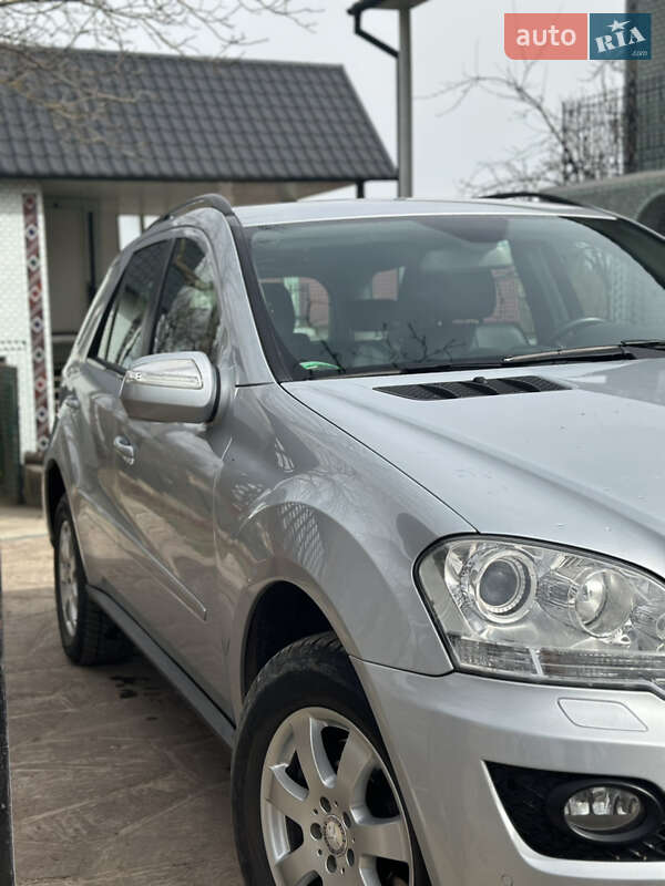 Внедорожник / Кроссовер Mercedes-Benz M-Class 2009 в Чорткове