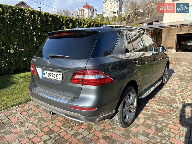 Внедорожник / Кроссовер Mercedes-Benz M-Class 2013 в Киеве