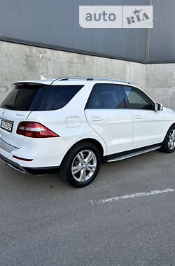 Внедорожник / Кроссовер Mercedes-Benz M-Class 2014 в Киеве