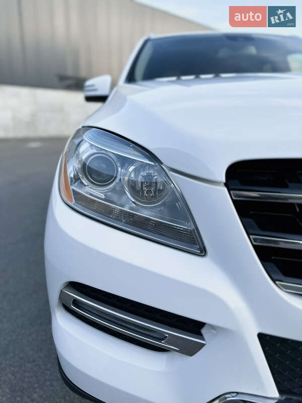 Позашляховик / Кросовер Mercedes-Benz M-Class 2014 в Києві