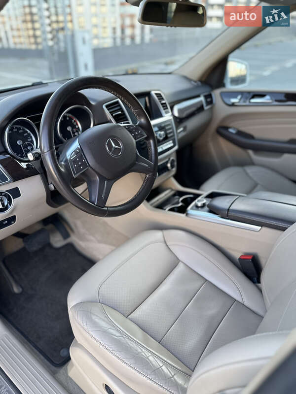 Позашляховик / Кросовер Mercedes-Benz M-Class 2014 в Києві