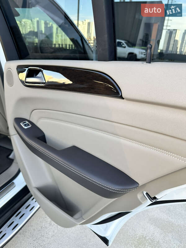 Позашляховик / Кросовер Mercedes-Benz M-Class 2014 в Києві