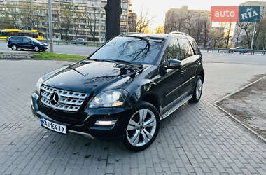 Внедорожник / Кроссовер Mercedes-Benz M-Class 2010 в Киеве