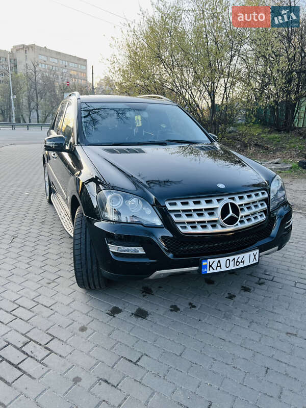 Внедорожник / Кроссовер Mercedes-Benz M-Class 2010 в Киеве фото 17 Внедорожник / Кроссовер Mercedes-Benz M-Class 2010 в Киеве