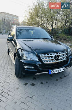 Внедорожник / Кроссовер Mercedes-Benz M-Class 2010 в Киеве