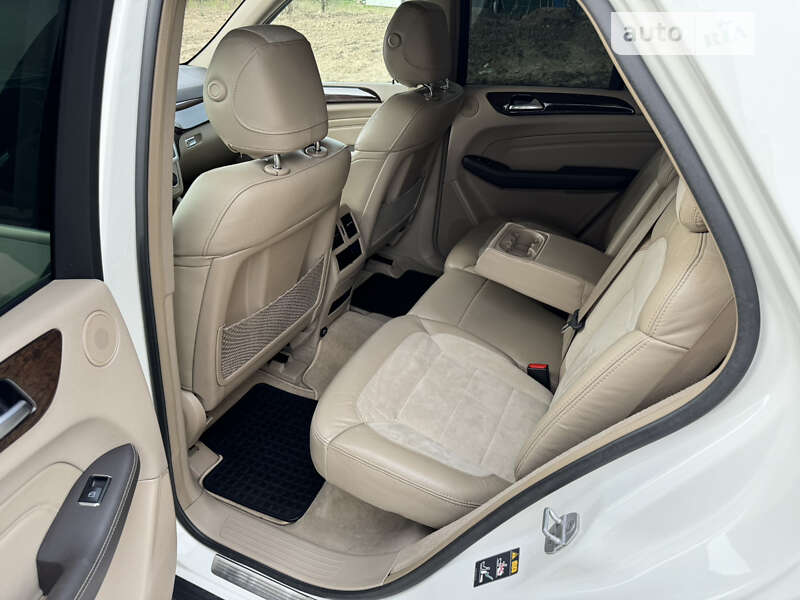 Внедорожник / Кроссовер Mercedes-Benz M-Class 2012 в Киеве