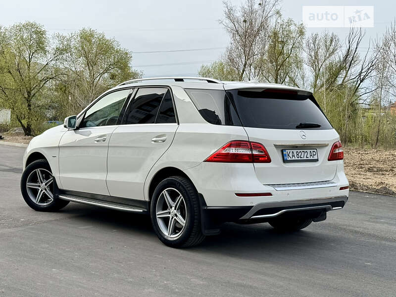 Внедорожник / Кроссовер Mercedes-Benz M-Class 2012 в Киеве