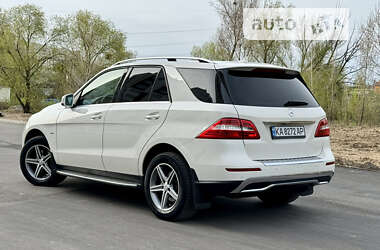Внедорожник / Кроссовер Mercedes-Benz M-Class 2012 в 