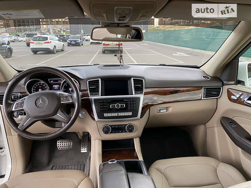 Внедорожник / Кроссовер Mercedes-Benz M-Class 2015 в Киеве