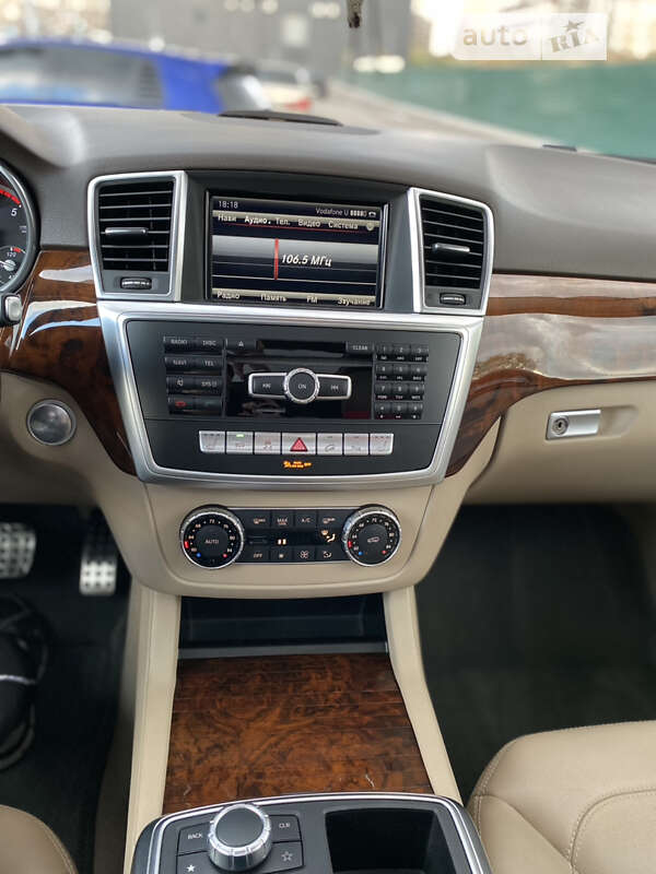 Внедорожник / Кроссовер Mercedes-Benz M-Class 2015 в Киеве