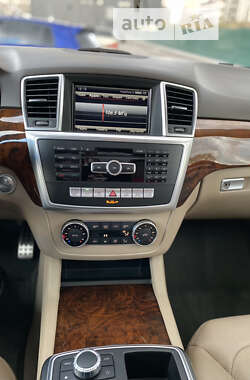 Внедорожник / Кроссовер Mercedes-Benz M-Class 2015 в 