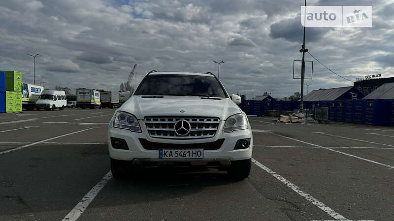 Внедорожник / Кроссовер Mercedes-Benz M-Class 2010 в Киеве